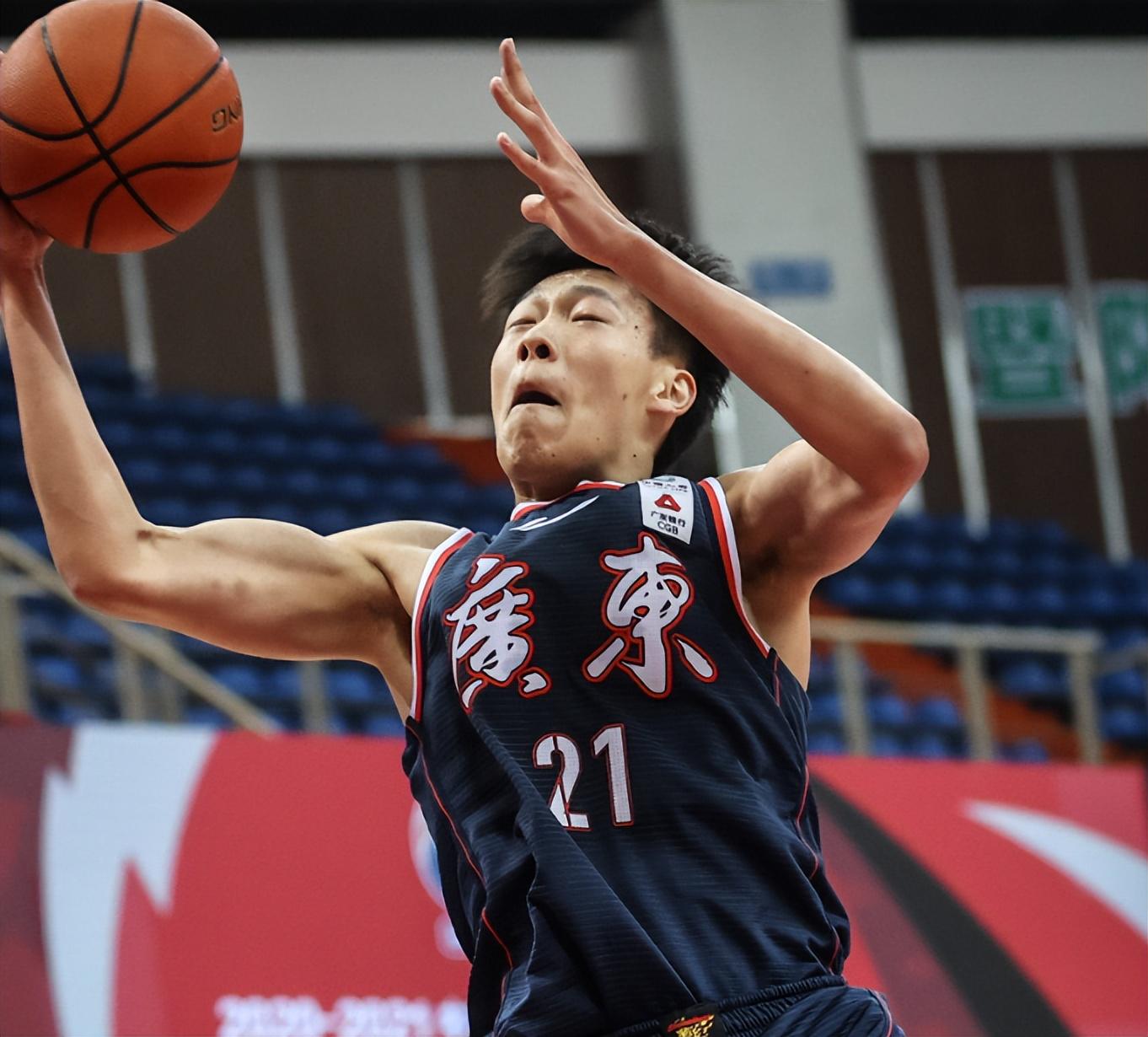 赛后广东迎, src