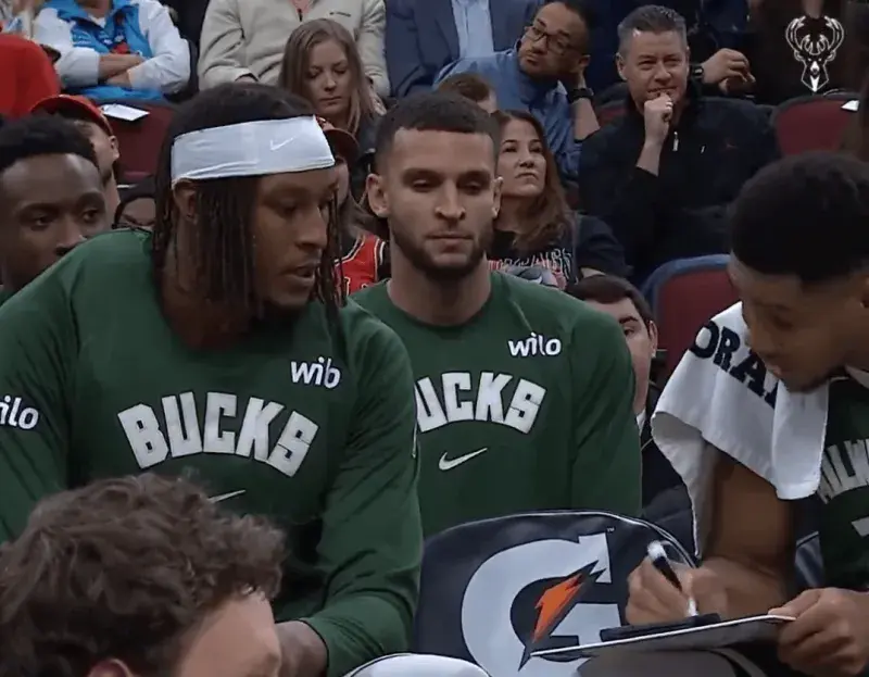 和阵容配置, 场比赛中出, 然而